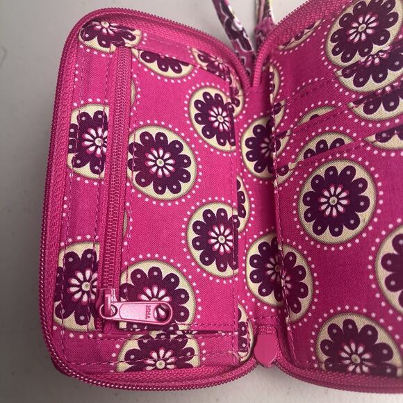 Vera Bradley Pink Wallet Very Berry Paisley All In One Wristlet ID Retired NWOT - Picture 8 of 12
